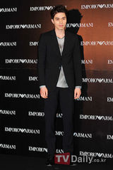 组图：少女时代Tiffany朴诗妍等出席名品派对活动