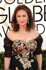 组图：《边缘之舞》杰奎琳-比赛特黑色刺绣纱裙