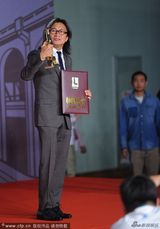 组图：陈可辛凭《中国合伙人》获最佳导演奖