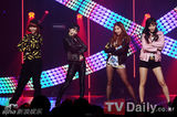 组图：少女时代性感俏舞《MCD》蝉联冠军