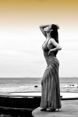 组图：《泰囧》人妖Rose深V露乳性感可人