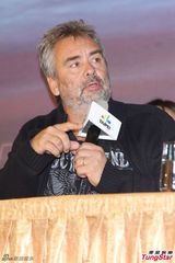 组图：吕克-贝松新片台北取景 赞台湾人美地美