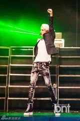 组图：SHINee与EXO-K等K-POP演唱会秀炫舞