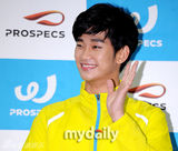 组图：韩国艺人金秀炫出席体育品牌签售活动