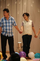 组图：黄日华否认劝苗侨伟过档 夸新公司人性化