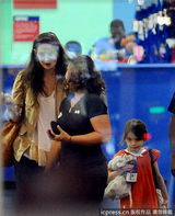 组图：小苏瑞猛练体操 奥运“种子”初长成