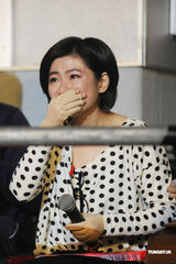 组图：Hebe庆功演唱会 Selina婚后首次现身力挺姐妹