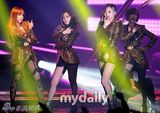 组图：韩团brown eyed girls办19禁演唱会大玩性感