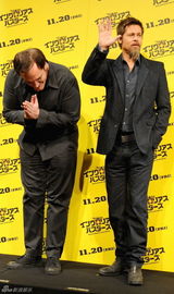 高清组图：布拉德-皮特现身东京 亲切笑容威力大