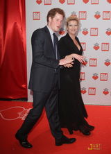 高清组图：威廉王子和未婚妻订婚后首度公开亮相