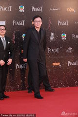 组图：陆川与秦岚分手后独自现身 神情落寞