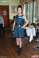 组图：吴镇宇儿子留港求学 张智霖称没感情缺失