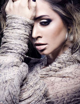 高清组图：混血美女伊丽莎-杜什库写真性感华丽