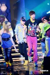 幻灯图：众星出席劲歌优秀选颁奖礼 Twins仍受肯定