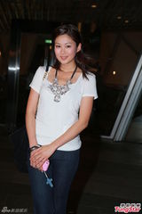 组图：乐易玲开生日派对 TVB花旦小生齐到贺