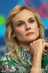 组图：《再见我的皇后》柏林亮相 戴安-克鲁格优雅