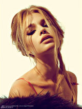 高清图：超模艾丽森法国巴黎拍写真展浪漫风情