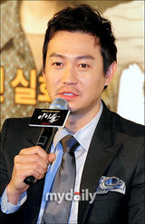 组图：柳承龙等出席韩国影片《孩子们》发布会