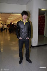 组图：钟舒漫刘璇录制节目 李治廷苦练舞功受邀