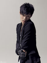 高清图：男版李宇春严少辰写真曝光 个性十足