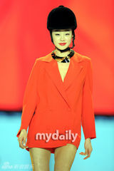 组图：少女时代BigBang等参加2012K-POP服装博览会