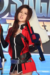 组图：By2性感Cosplay装 自曝曾同时喜欢一男生