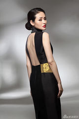 组图：于明加华美写真曝光 大气优雅性感迷人