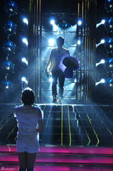 组图：邹凯上电视节目惊喜求婚 陈一冰谢娜微笑祝福