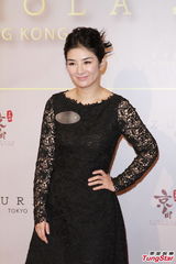 组图：刘嘉玲梁朝伟恩爱现身粉碎冷战谣言