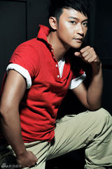 高清图：陈志朋加盟博纳鸿运当头 新写真“红”时尚