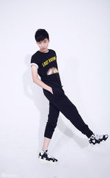 组图：王博文最新写真曝光 小清新风来袭