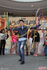 组图：岑丽香开心拍古装剧 米雪将性感演粤剧