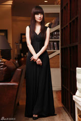 组图：歌手苏曼清新写真集曝光 尽显优雅知性美