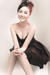 组图：戴娇倩最新礼服写真 尽显优雅成熟魅力