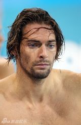 组图：法国泳坛美男展现性感运动魅力