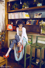 组图：高露登杂志演绎俏皮女郎之风采