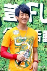 幻灯图：大嘴巴募集拥抱做公益 帮年轻人建立自信