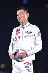 组图：刘德华演唱会嘉宾皆大牌 张家辉全家撑场