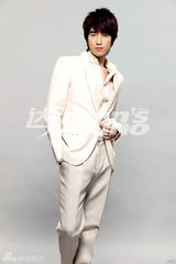 幻灯图：阮经天赵又廷登封面 偶像是怎样炼成的