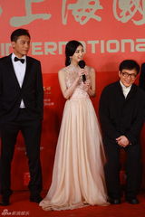 组图：第16届上海电影节闭幕红毯群星争艳