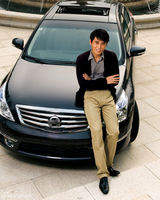 组图：李乃文时尚写真 展现幽默男人可爱一面