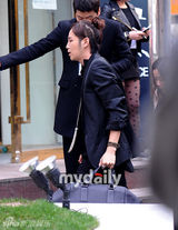 组图：张根硕张东健等出席皮包专卖店开业仪式