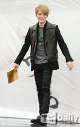 组图：JYJ金在中亮相签名会 皮衣耍帅不忘卖萌