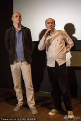 组图：《这里是三里屯》见面会 外国帅哥灿笑