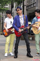 组图：陶喆蓝发义挺金曲奖 澄清炮轰评审口水战