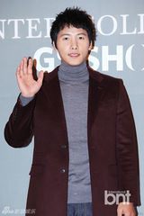 组图：TEENTOP金娜英等亮相品牌冬季时装展