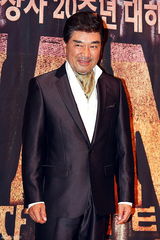 幻灯：SBS新剧《GIANT》发布会 李凡秀朴珍熙助阵