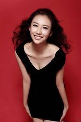 组图：兽兽写真曝光 举止优雅端庄显名媛气质