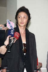 组图：日本男星玉木宏台湾宣传 粉丝热情高涨