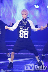 组图：韩团EXO等《MCD》劲舞 SISTAR夺冠